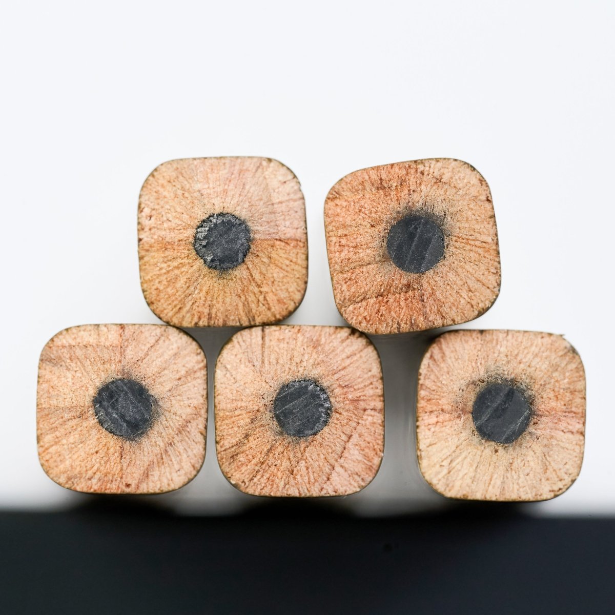 Blackwing - Volume 21 (Woodworking)