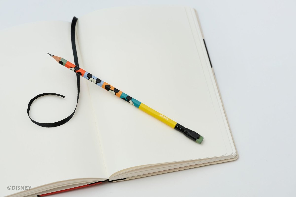 Blackwing - "Mickey and Friends" Notebook - Mickey & Minnie Mouse