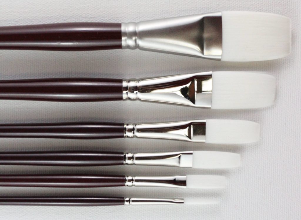 HJ - Brosses à manche court en taklon blanc 