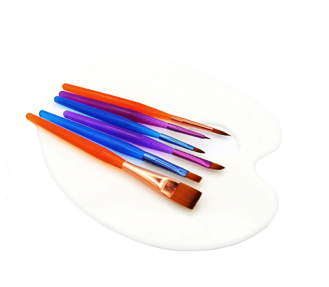 Palette et ensemble de 6 pinceaux